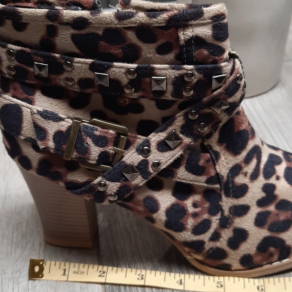 Leopard double strap grommet suede boot - Picture 7 of 11